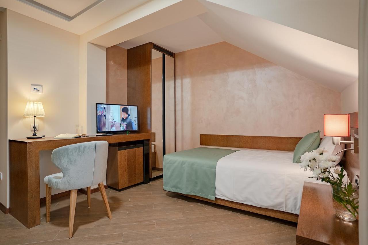 Rubicon Garni Hotel Kragujevac Exterior photo